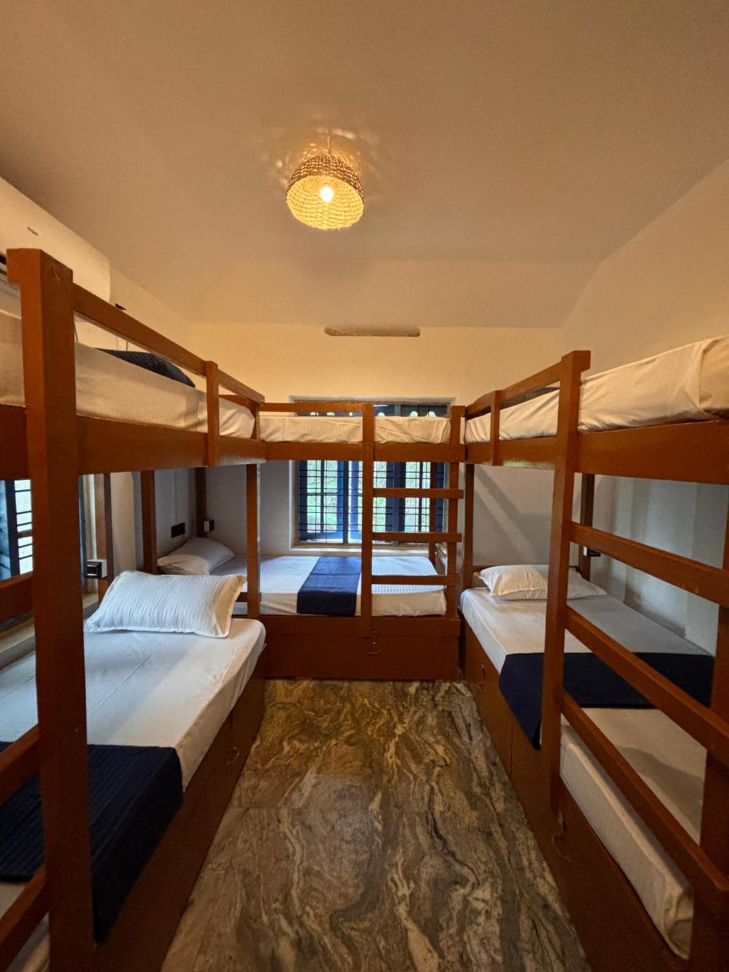 Barefoot Hostels, فاركَالا المظهر الخارجي الصورة