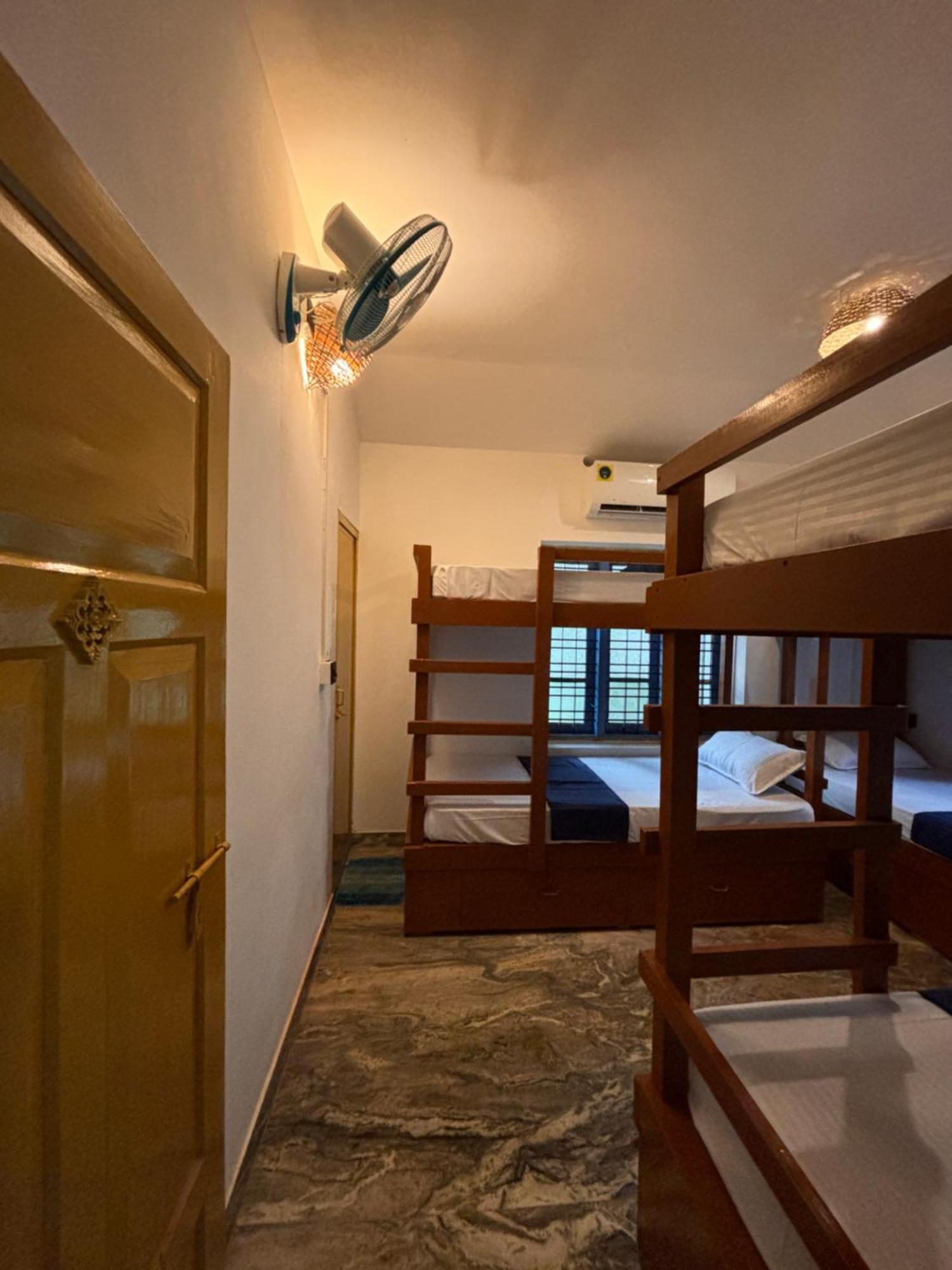 Barefoot Hostels, فاركَالا المظهر الخارجي الصورة